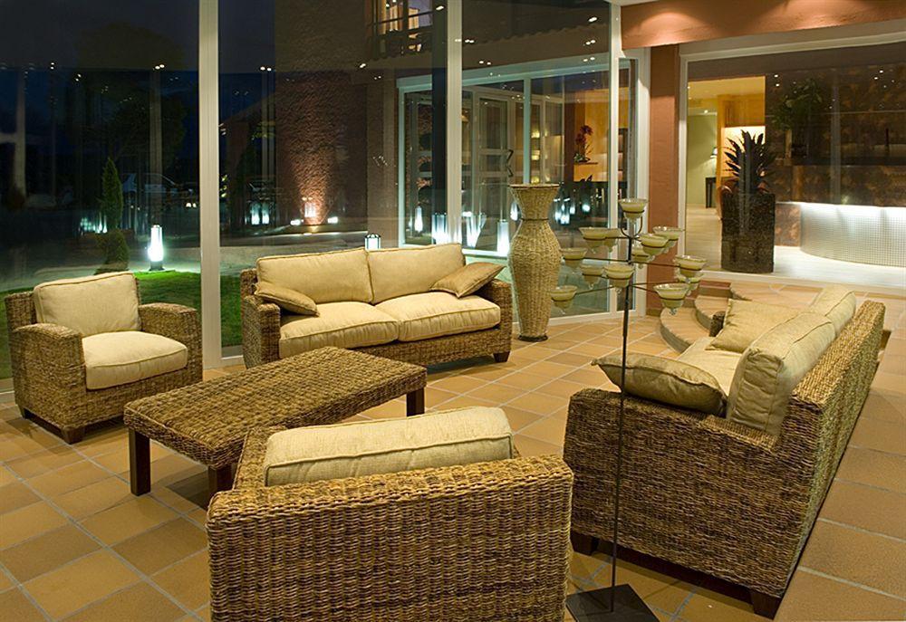 Hotel H Con Encanto Binefar Exterior photo